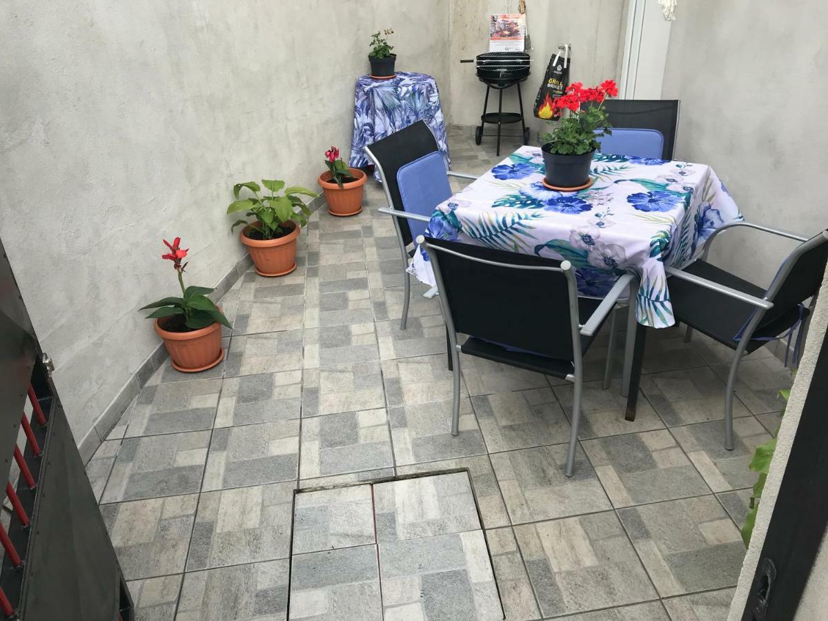 Apartment In Family House Linda Čavle 외부 사진
