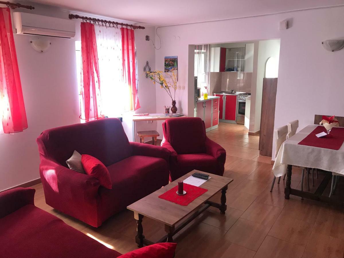Apartment In Family House Linda Čavle 외부 사진